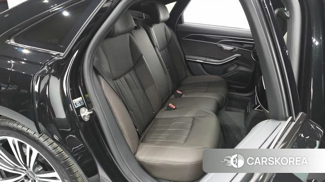 Audi A8 (D5) 2023 Черный из Кореи, фото 2