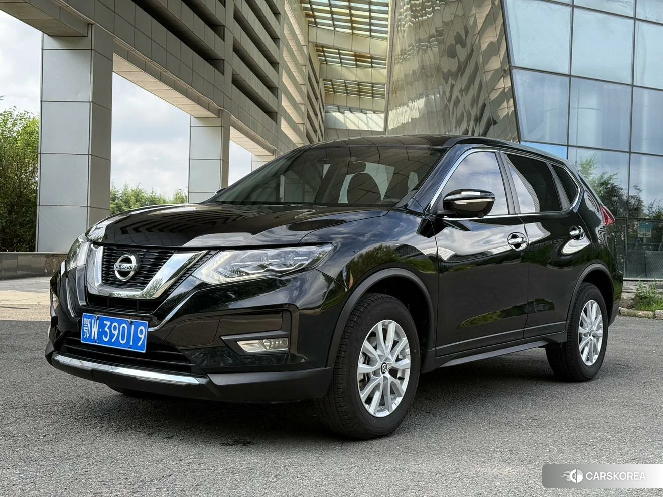 Nissan X-Trail 2023 Черный из Китая, фото 2