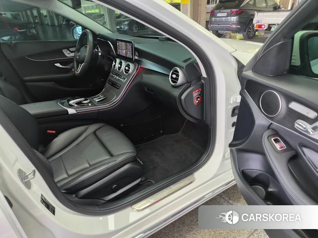 Mercedes-Benz C-Class W205 2021 Белый из Кореи, фото 2