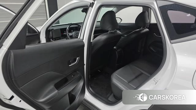 Hyundai Kona (SX2) 2023 Белый из Кореи, фото 2
