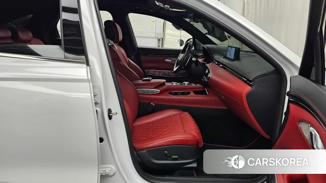 Genesis GV70 2021 Белый из Кореи, фото 2