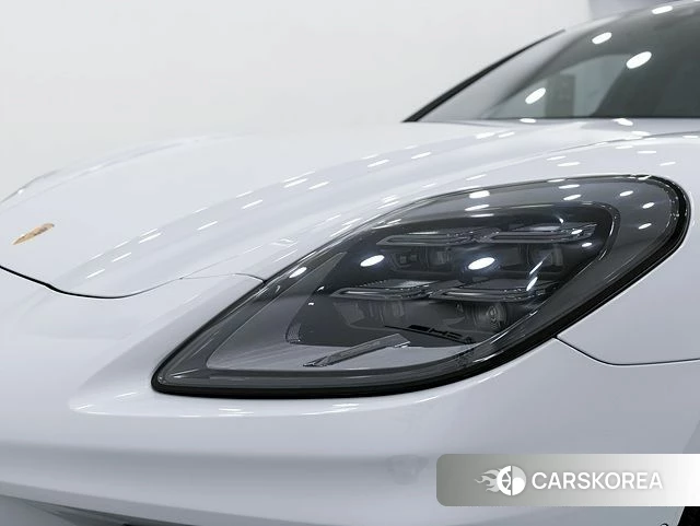 Porsche Panamera (976) 2025 Светло-серебряный цвет из Кореи, фото 2