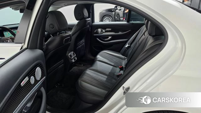 Mercedes-Benz E-Class W213 2019 Белый из Кореи, фото 2