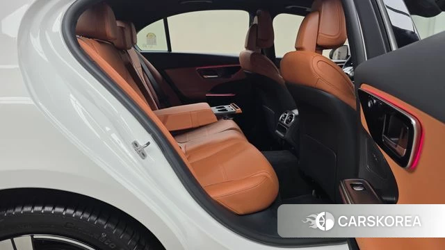 Mercedes-Benz C-Class W206 2026 Белый из Кореи, фото 2