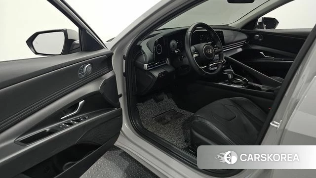 Hyundai The New Avante (CN7) 2023 Серебристо-серый из Кореи, фото 2