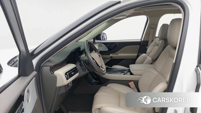 Lincoln Aviator 2nd generation 2023 Белый из Кореи, фото 2