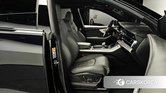 Audi Q8 (4M) 2021 Черный из Кореи, фото 2