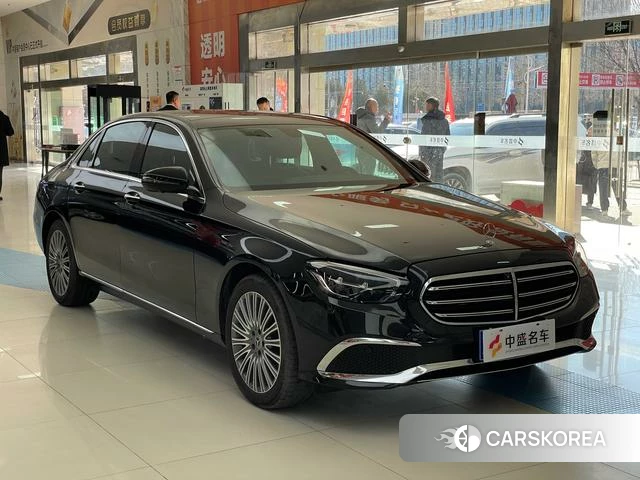 Mercedes-Benz E-Class 2023 Черный из Китая, фото 2