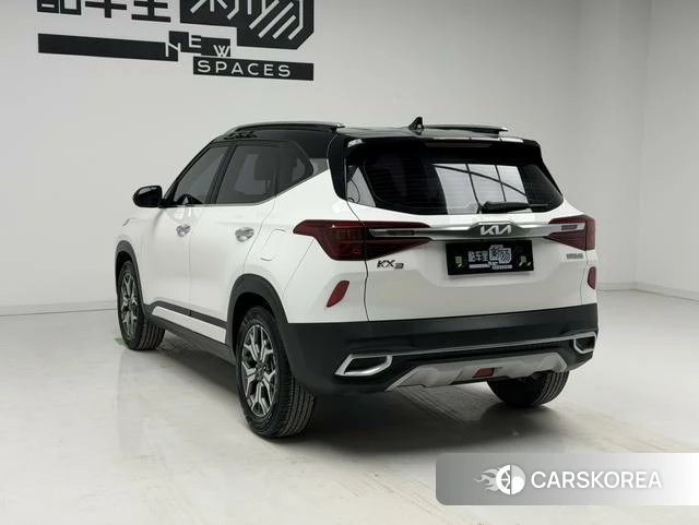 Kia KX3 2021 Белый из Китая, фото 3