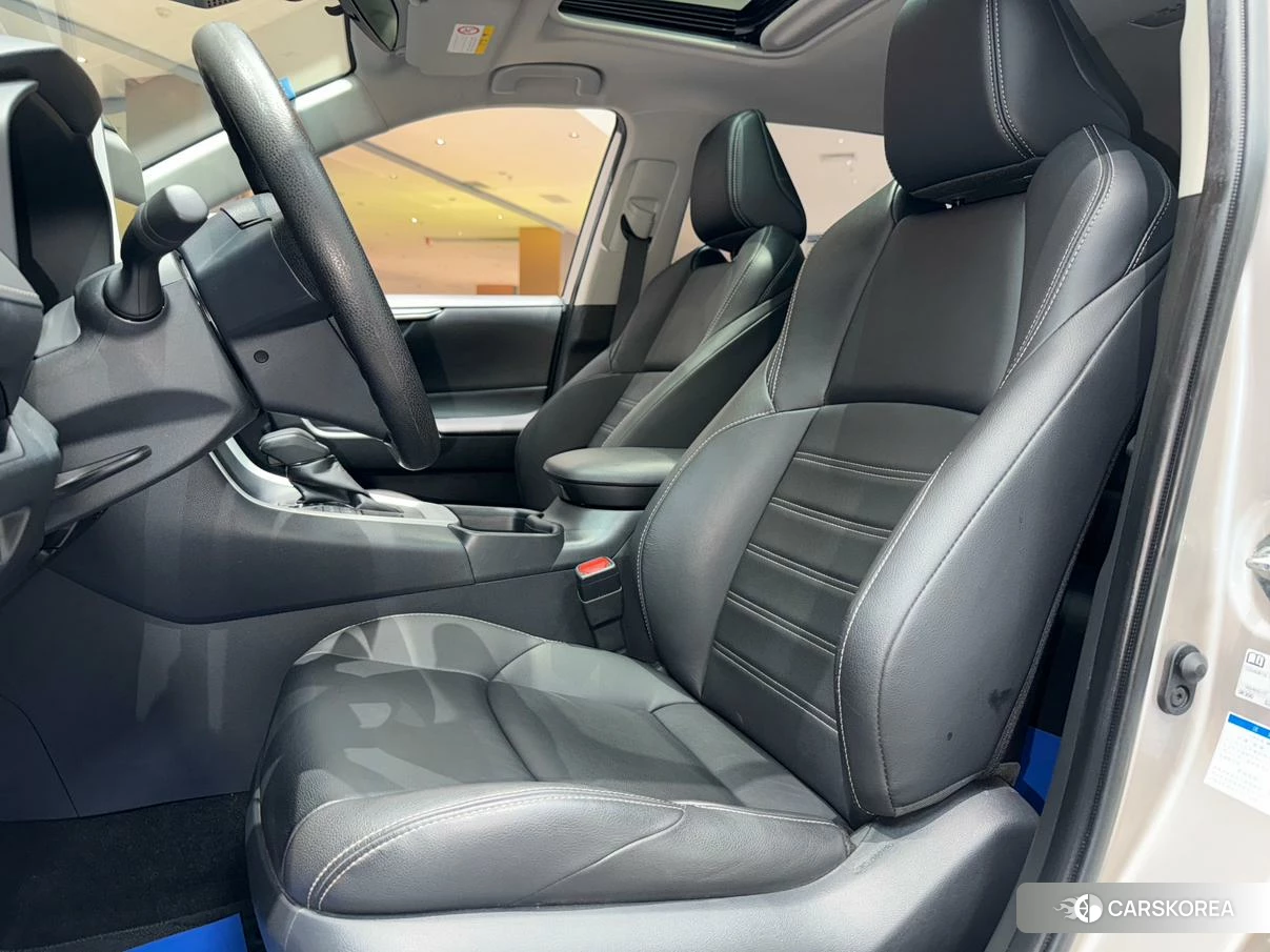 Toyota Wildlander 2020 Серебристо-серый из Китая, фото 3