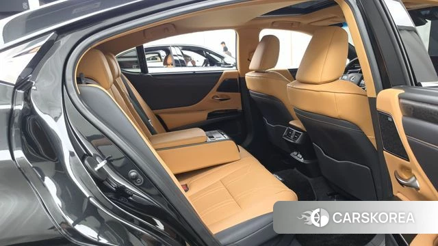 Lexus ES300h 7th generation 2021 Черный из Кореи, фото 3