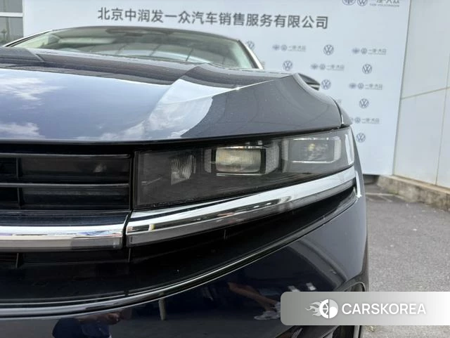 Volkswagen Magotan 2024 Синий из Китая, фото 3