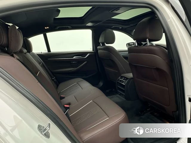 BMW 5 series 2023 Белый из Китая, фото 3