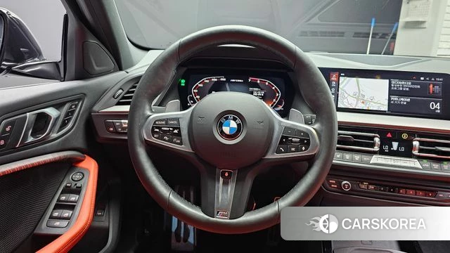 BMW 1 Series (F40) 2024 Черный из Кореи, фото 3