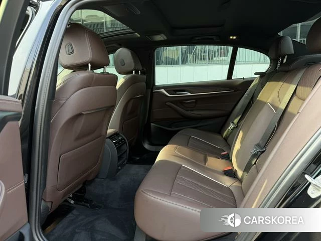 BMW 5 series 2022 Черный из Китая, фото 3