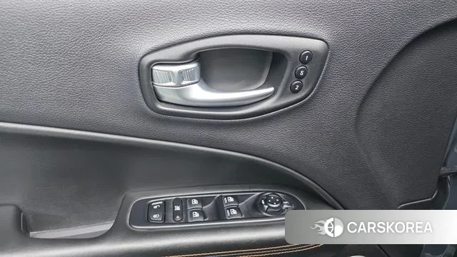 Jeep Compass 2nd Generation 2018 Серый из Кореи, фото 3