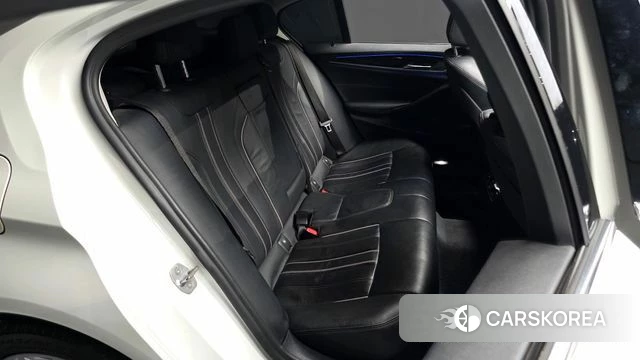 BMW 5 Series (G30) 2019 Белый из Кореи, фото 3