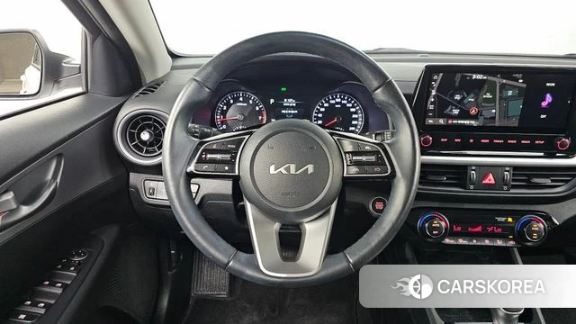 Kia The New K3 2nd generation 2021 Белый из Кореи, фото 3