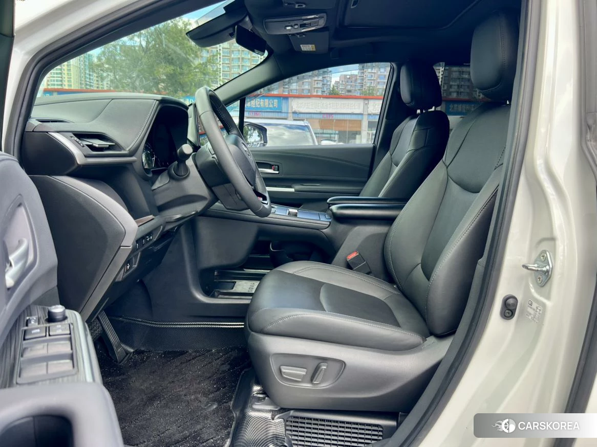 Toyota Sienna 2024 Белый из Китая, фото 3