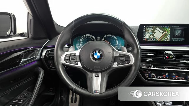 BMW 5 Series (G30) 2018 Белый из Кореи, фото 3