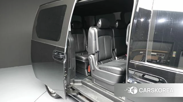 Hyundai Staria 2021 Черный из Кореи, фото 3