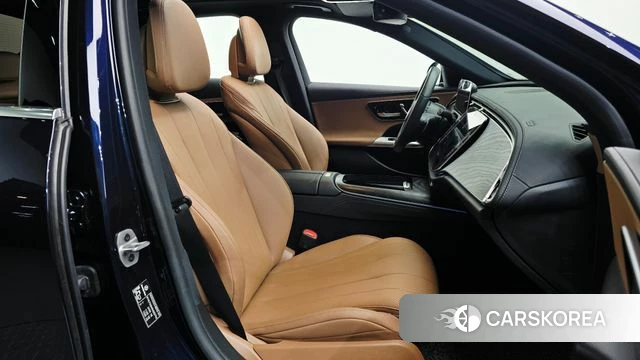 Mercedes-Benz E-Class W214 2024 Синий из Кореи, фото 3