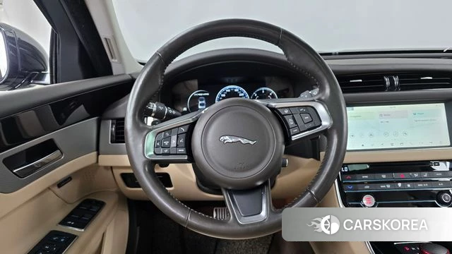 Jaguar XF (X260) 2018 Черный из Кореи, фото 3