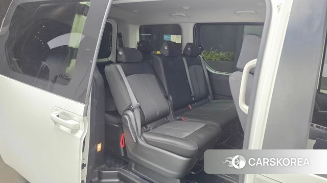 Hyundai Staria 2023 Черный из Кореи, фото 3