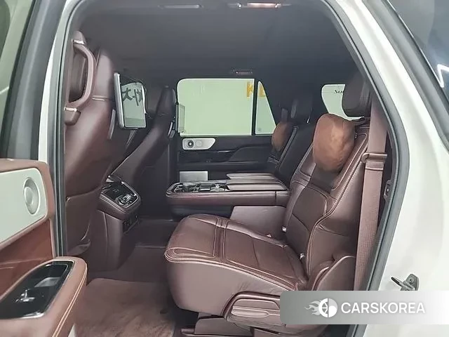 Lincoln Navigator 4th generation 2019 Белый из Кореи, фото 3
