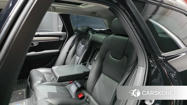 Volvo V90 Cross-Country 2023 Черный из Кореи, фото 3