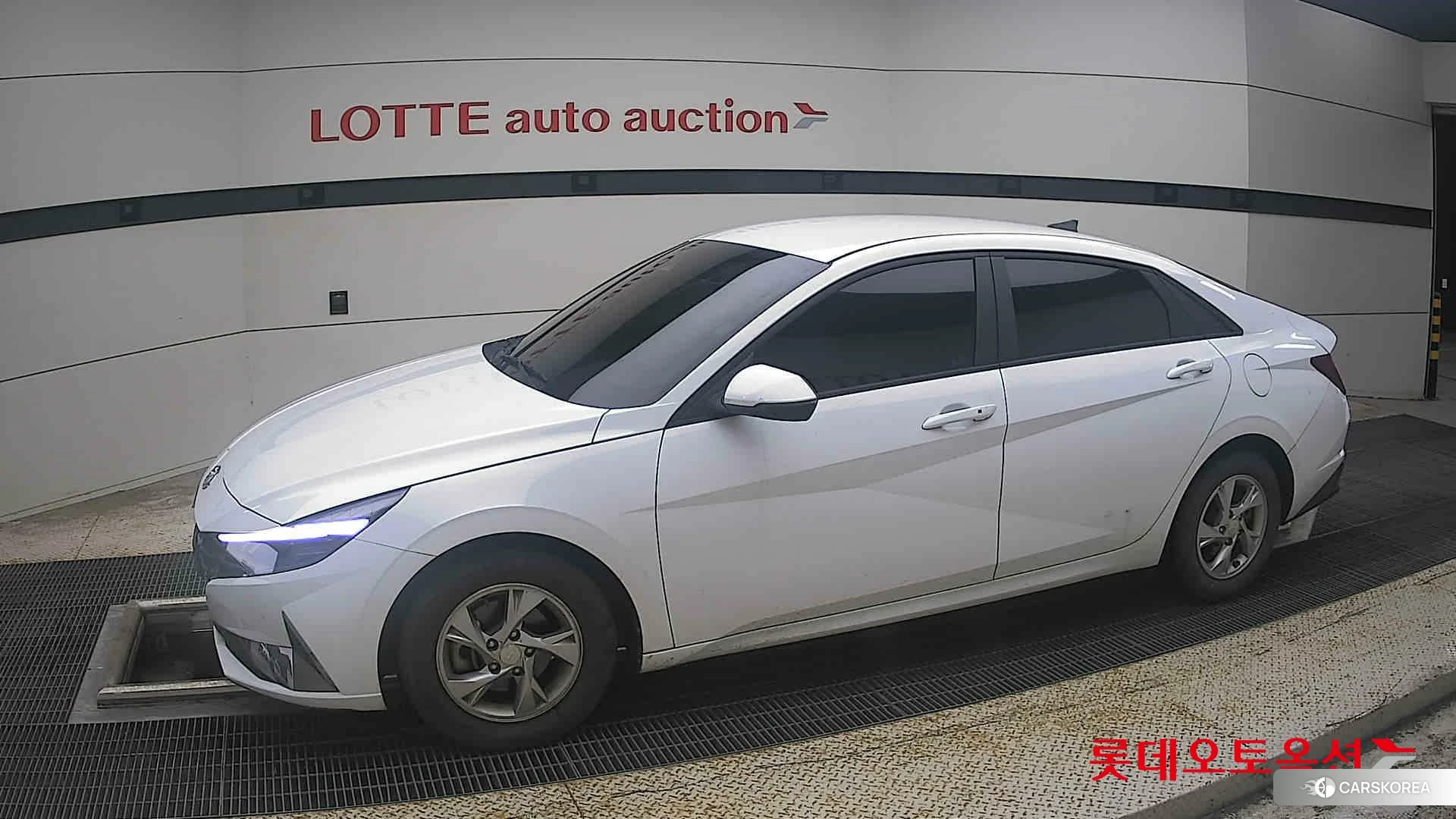 Hyundai Avante 2023 Polar White из Кореи, фото 3