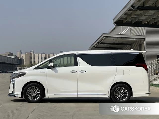 Toyota Alphard 2021 Белый из Китая, фото 3