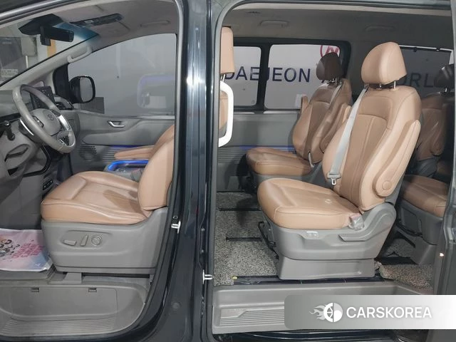 Hyundai Staria 2022 Темно-зеленый из Кореи, фото 3