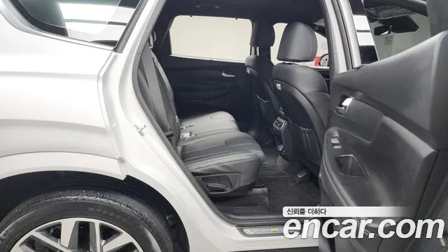 Hyundai The New Santa Fe 2023 Светло-серебряный цвет из Кореи, фото 3