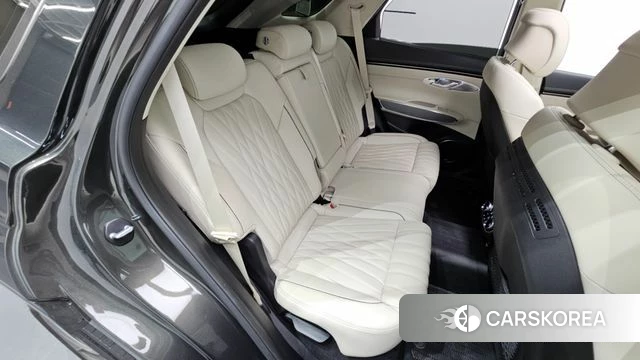 Genesis GV70 2024 Светло-зеленый из Кореи, фото 3
