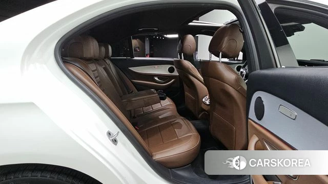 Mercedes-Benz E-Class W213 2021 Белый из Кореи, фото 3