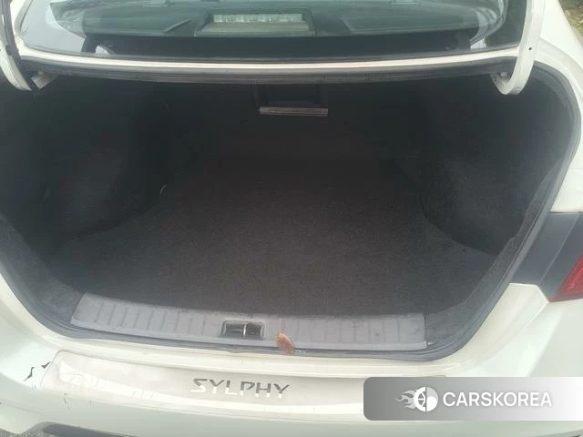 Nissan Sylphy 2020 Белый из Китая, фото 3
