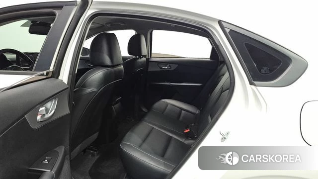 Kia The New K3 2nd generation 2022 Белый из Кореи, фото 3