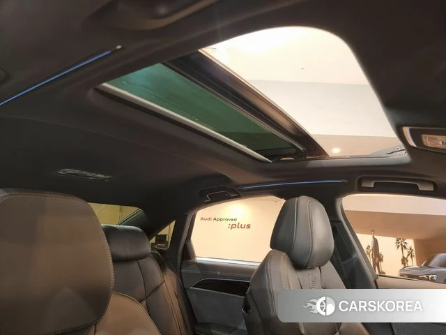 Audi A8 (D5) 2024 Черный из Кореи, фото 3