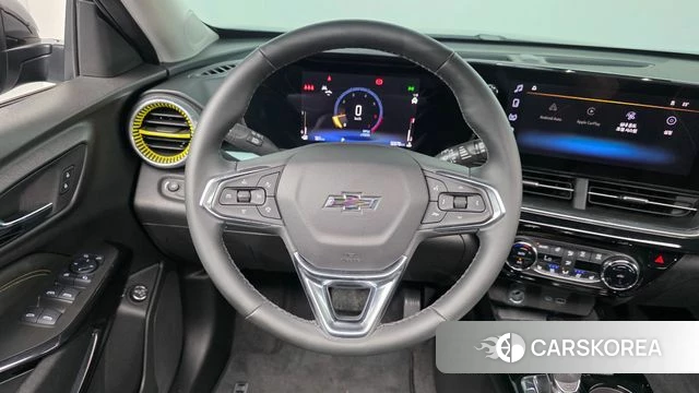 Chevrolet (GM Daewoo) Trax Crossover 2024 Черный из Кореи, фото 3