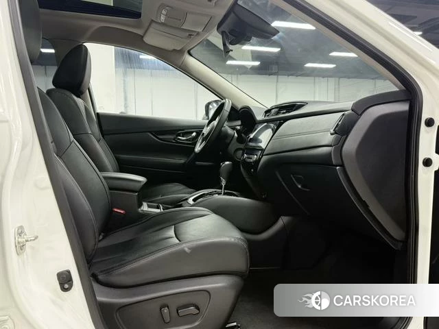 Nissan X-Trail 2022 Белый из Китая, фото 3