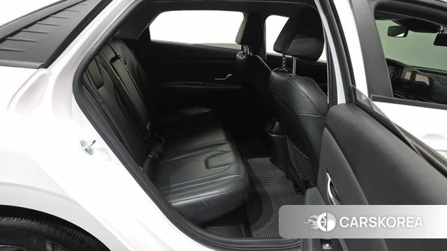 Hyundai Avante Hybrid (CN7) 2021 Белый из Кореи, фото 3