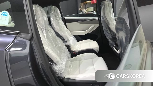 Tesla Model Y 2026 Серый из Кореи, фото 3