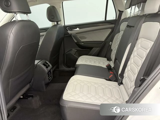 Volkswagen Tayron 2024 Белый из Китая, фото 3