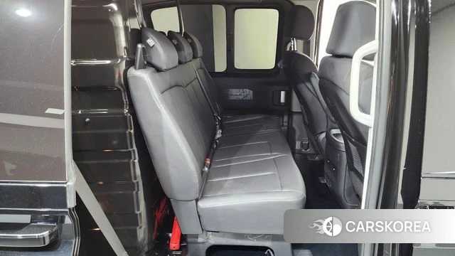 Hyundai Staria 2024 Черный из Кореи, фото 3