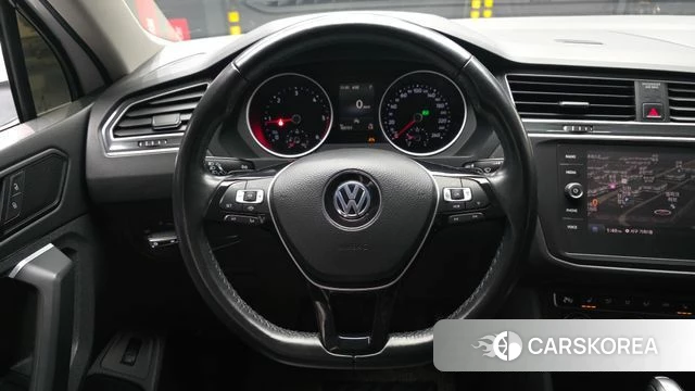 Volkswagen Tiguan second Generation 2019 Белый из Кореи, фото 3