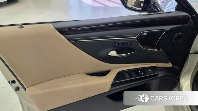 Lexus ES300h 7th generation 2019 Песочный из Кореи, фото 3