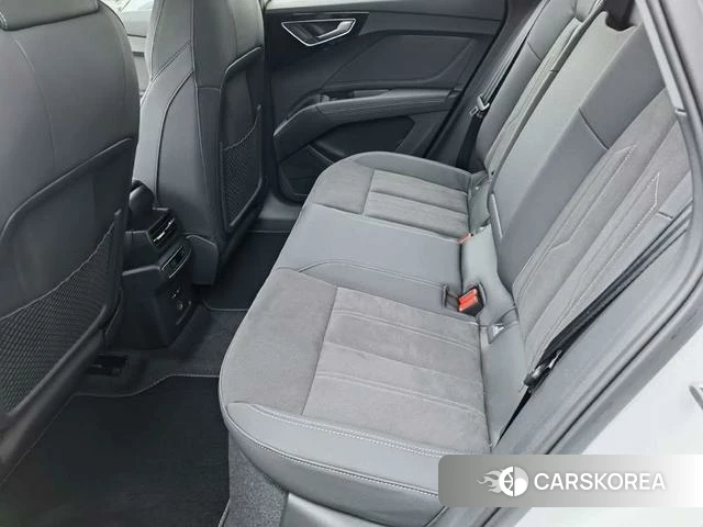 Audi Q4 2022 Белый из Китая, фото 3