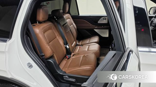 Lincoln Aviator 2nd generation 2022 Белый из Кореи, фото 3