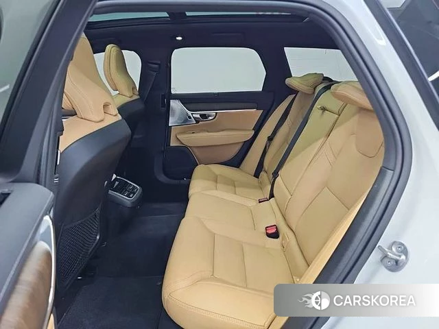 Volvo V90 Cross-Country 2024 Белый из Кореи, фото 3